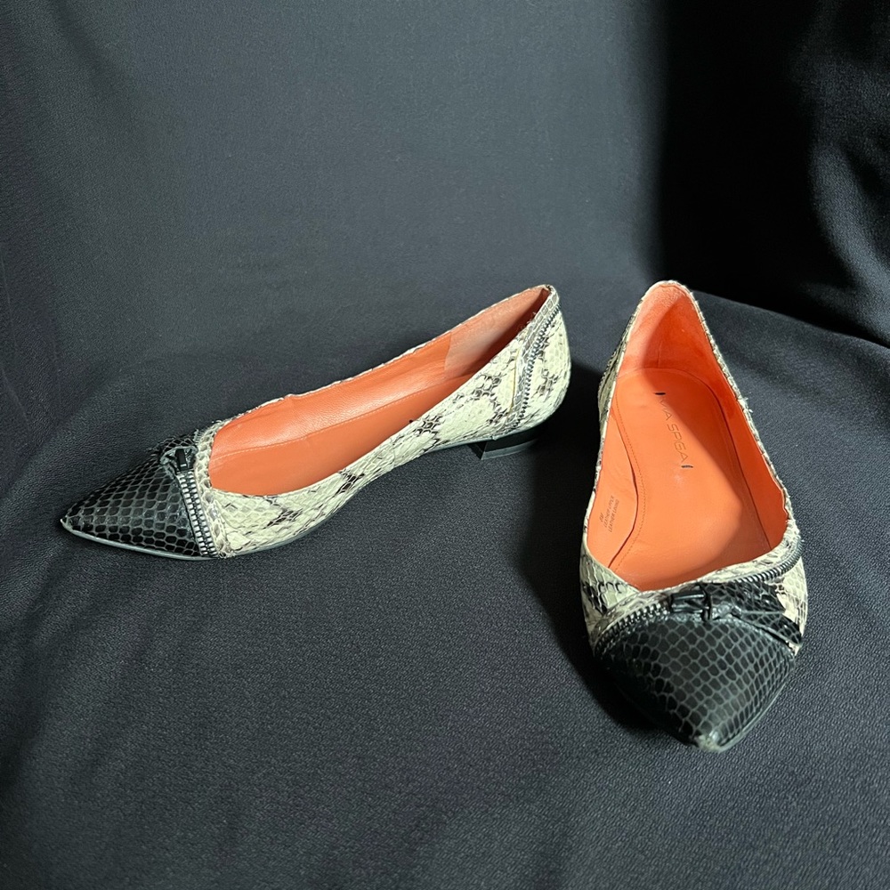 Via Spiga Dottie Womens Size 8M Snakeskin Pointed-Toe Flat